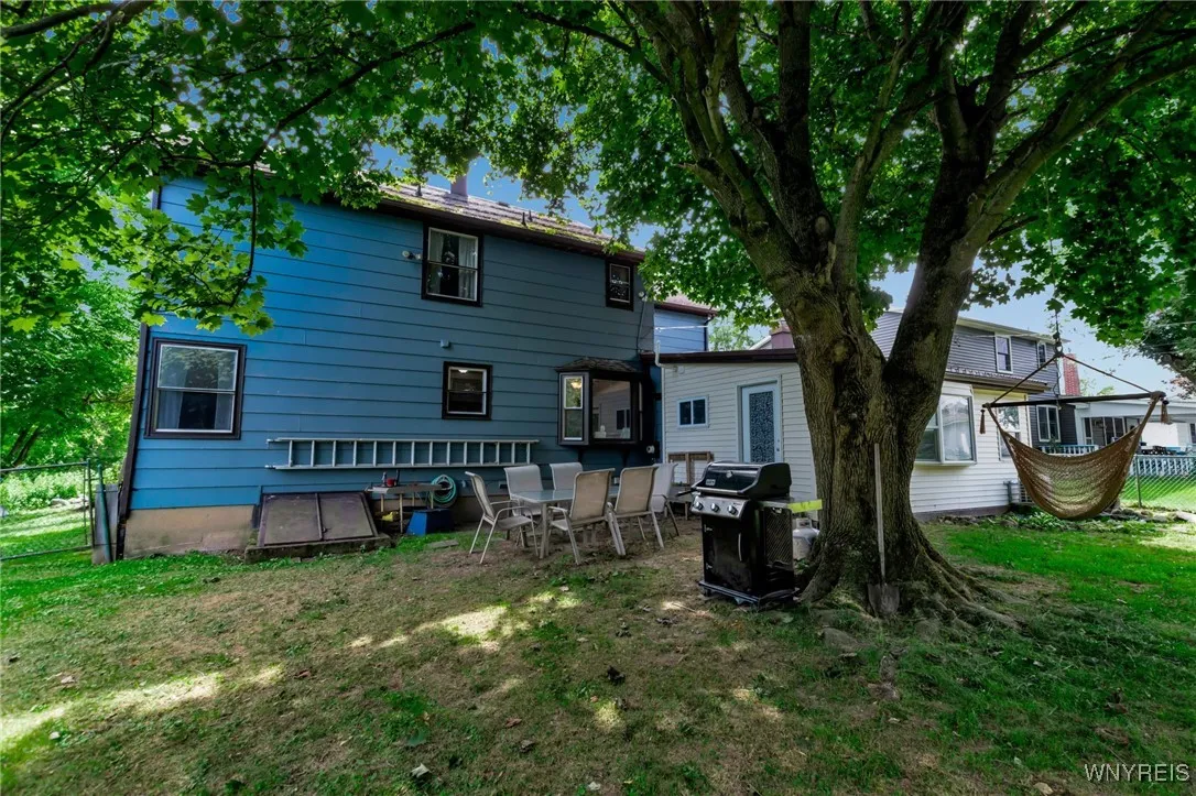 112 Creekview Drive, West Seneca, New York 14224, West Seneca, New York 14224, 5 Bedrooms Bedrooms, 11 Rooms Rooms,2 BathroomsBathrooms,Residential,For Sale,112 Creekview Drive, West Seneca, New York 14224,B1620750