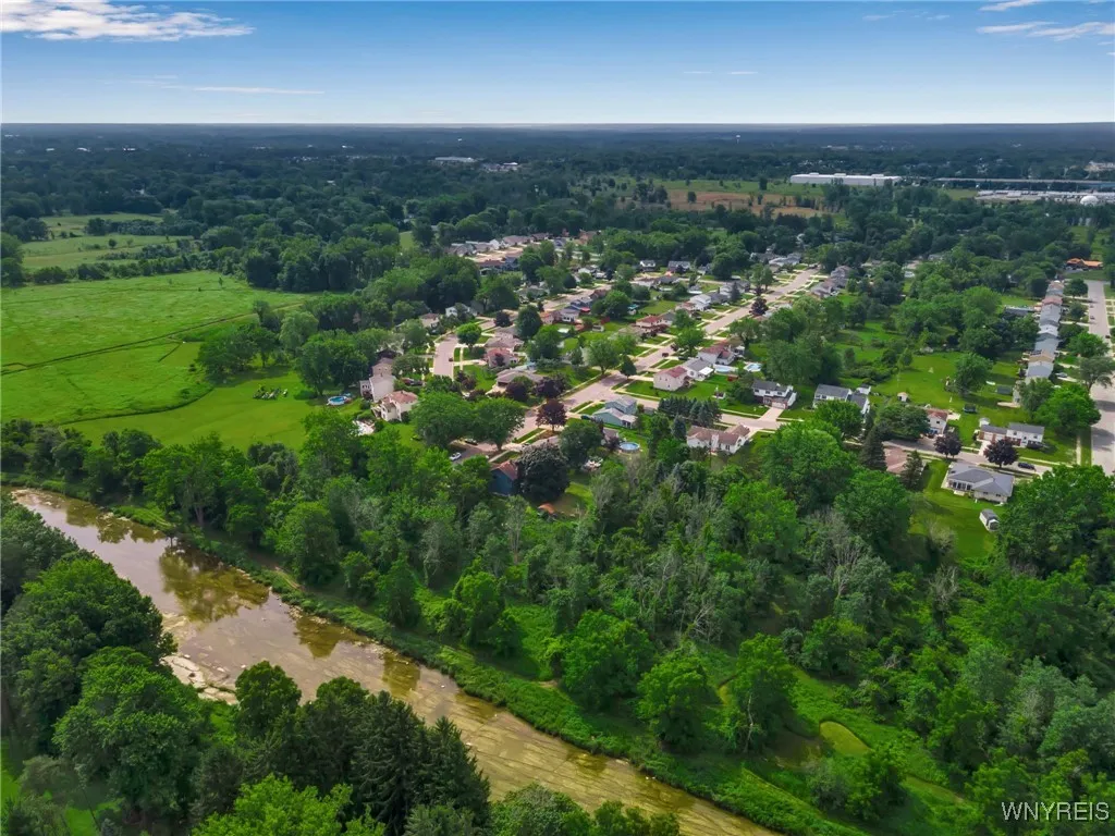 112 Creekview Drive, West Seneca, New York 14224, West Seneca, New York 14224, 5 Bedrooms Bedrooms, 11 Rooms Rooms,2 BathroomsBathrooms,Residential,For Sale,112 Creekview Drive, West Seneca, New York 14224,B1620750
