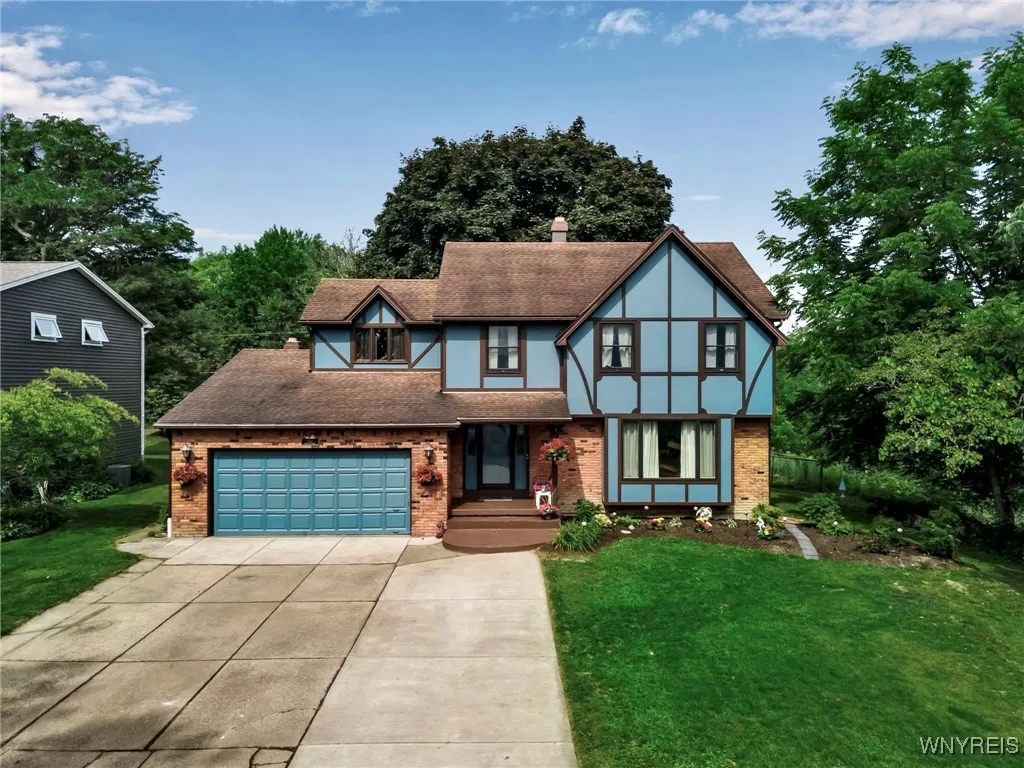 112 Creekview Drive, West Seneca, New York 14224, West Seneca, New York 14224, 4 Bedrooms Bedrooms, 11 Rooms Rooms,2 BathroomsBathrooms,Residential,For Sale,112 Creekview Drive, West Seneca, New York 14224,B1620750