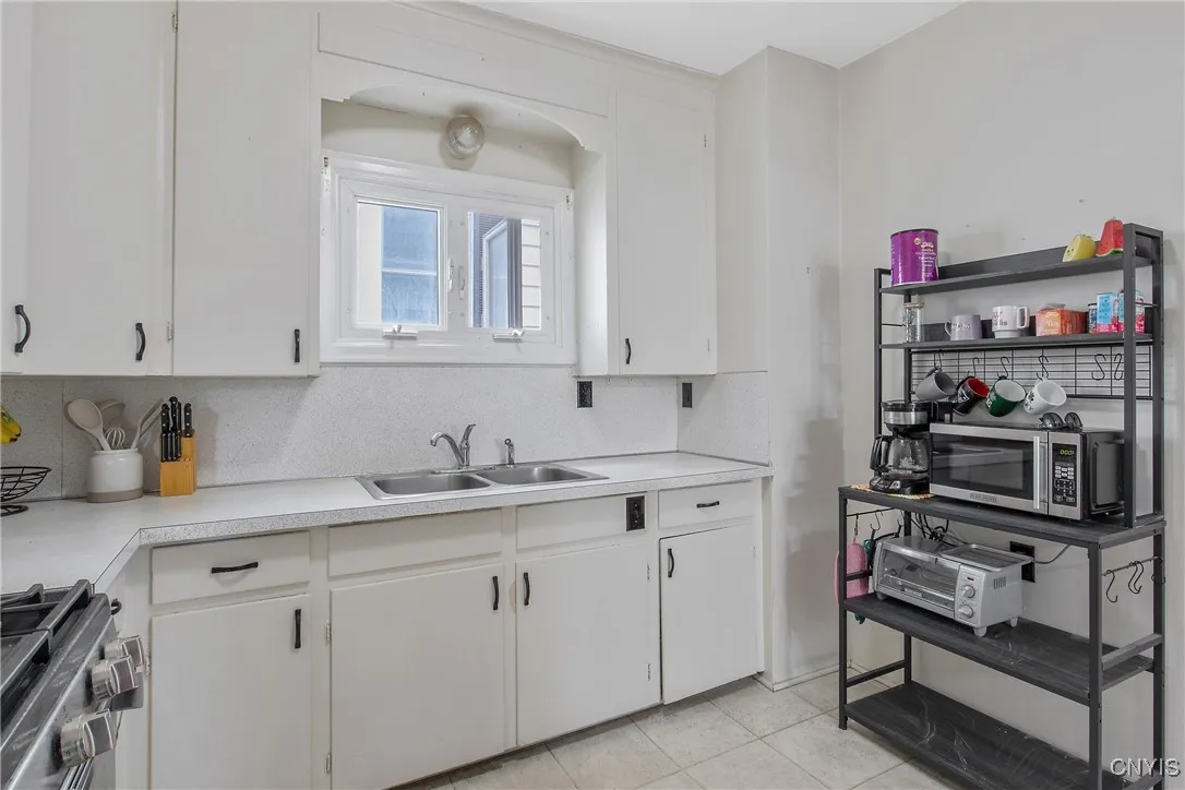 505 Tompkins Street, Syracuse, New York 13204, Syracuse, New York 13204, 3 Bedrooms Bedrooms, 6 Rooms Rooms,1 BathroomBathrooms,Residential,For Sale,505 Tompkins Street, Syracuse, New York 13204,S1621493