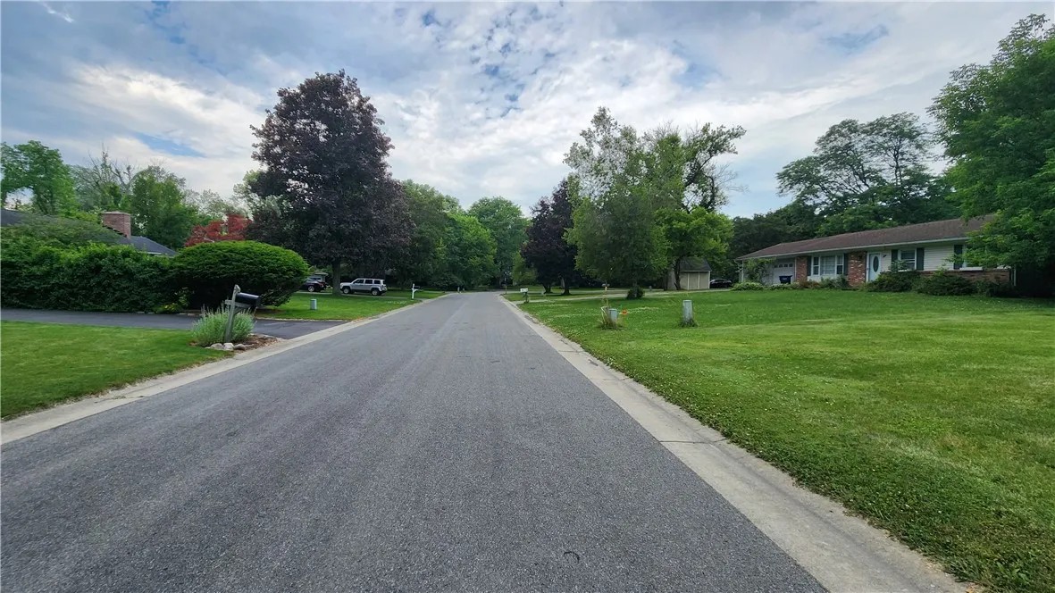 4 Brook Hollow, Perinton, New York 14534, Perinton, New York 14534, 3 Bedrooms Bedrooms, 5 Rooms Rooms,1 BathroomBathrooms,Residential Lease,For Rent,4 Brook Hollow, Perinton, New York 14534,R1621676