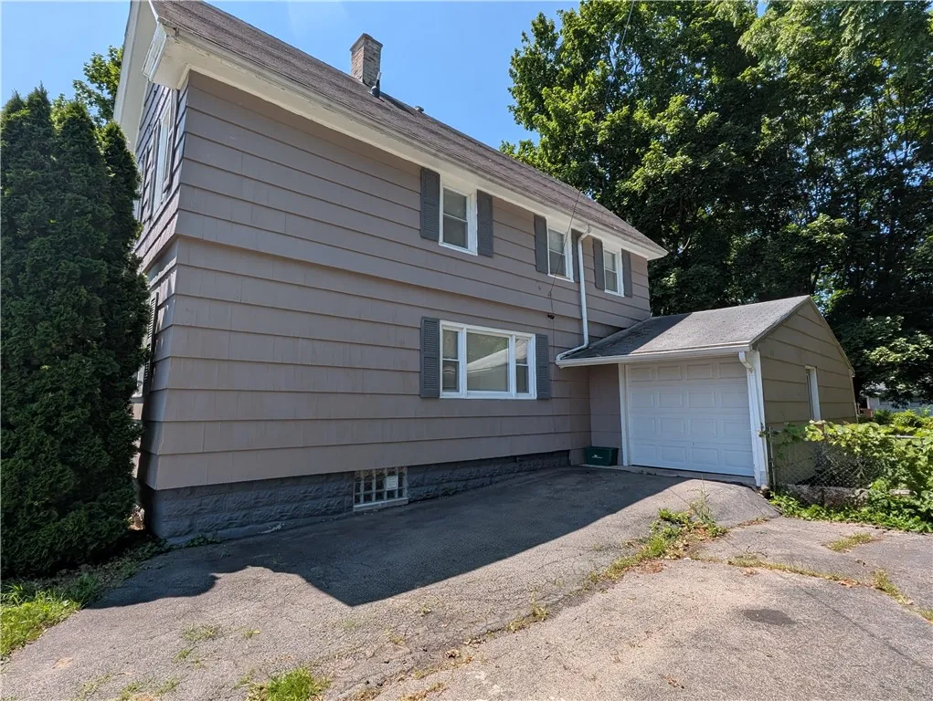 883 Brown Road, Irondequoit, New York 14622, Irondequoit, New York 14622, 4 Bedrooms Bedrooms, 6 Rooms Rooms,1 BathroomBathrooms,Residential,For Sale,883 Brown Road, Irondequoit, New York 14622,R1620159