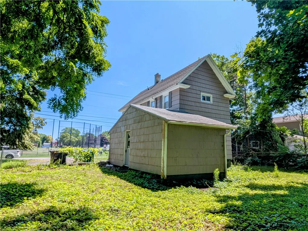 883 Brown Road, Irondequoit, New York 14622, Irondequoit, New York 14622, 4 Bedrooms Bedrooms, 6 Rooms Rooms,1 BathroomBathrooms,Residential,For Sale,883 Brown Road, Irondequoit, New York 14622,R1620159