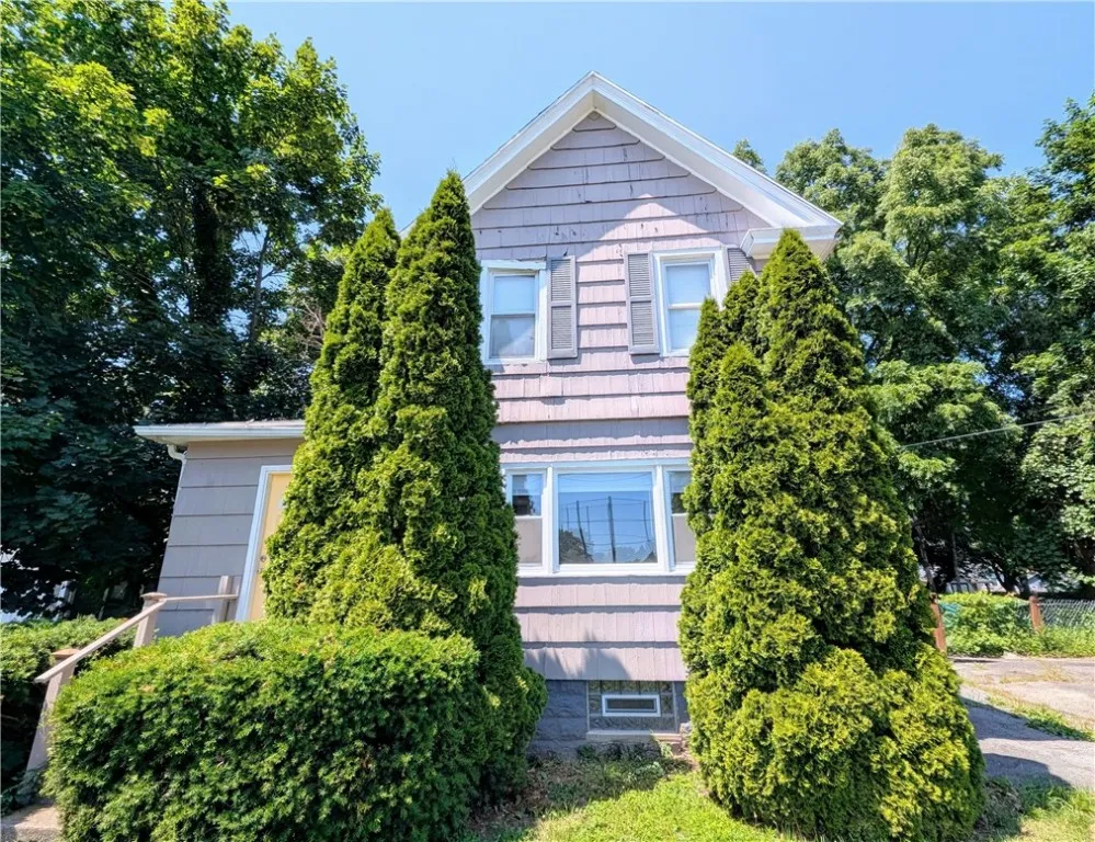 883 Brown Road, Irondequoit, New York 14622, Irondequoit, New York 14622, 4 Bedrooms Bedrooms, 6 Rooms Rooms,1 BathroomBathrooms,Residential,For Sale,883 Brown Road, Irondequoit, New York 14622,R1620159