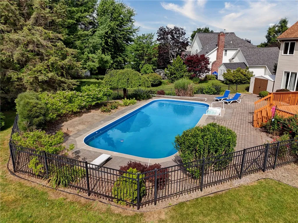 11 Silver Fox Drive, Penfield, New York 14450, Penfield, New York 14450, 4 Bedrooms Bedrooms, 9 Rooms Rooms,2 BathroomsBathrooms,Residential,For Sale,11 Silver Fox Drive, Penfield, New York 14450,R1621366