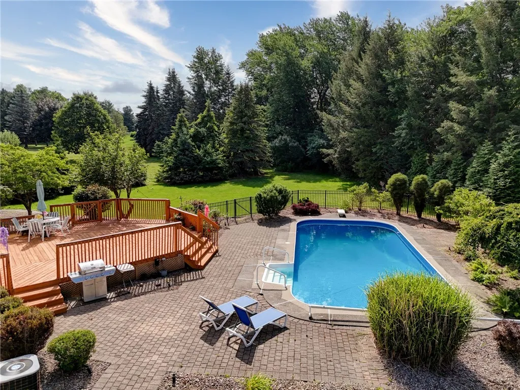 11 Silver Fox Drive, Penfield, New York 14450, Penfield, New York 14450, 4 Bedrooms Bedrooms, 9 Rooms Rooms,2 BathroomsBathrooms,Residential,For Sale,11 Silver Fox Drive, Penfield, New York 14450,R1621366