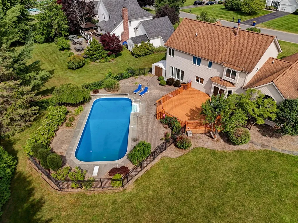 11 Silver Fox Drive, Penfield, New York 14450, Penfield, New York 14450, 4 Bedrooms Bedrooms, 9 Rooms Rooms,2 BathroomsBathrooms,Residential,For Sale,11 Silver Fox Drive, Penfield, New York 14450,R1621366