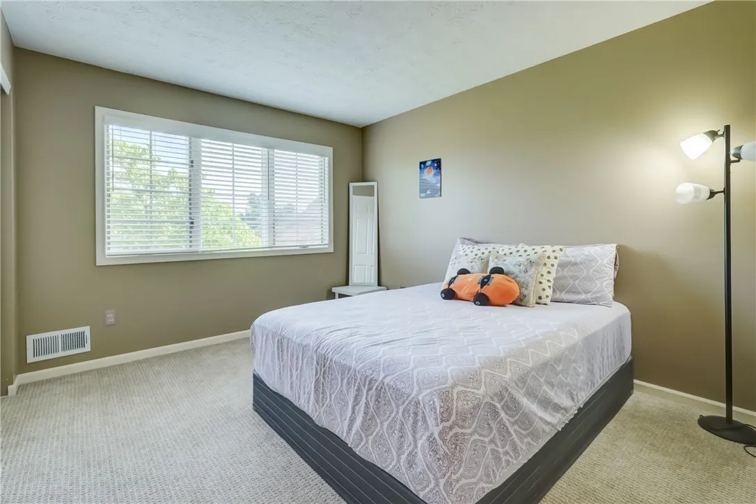 11 Silver Fox Drive, Penfield, New York 14450, Penfield, New York 14450, 4 Bedrooms Bedrooms, 9 Rooms Rooms,2 BathroomsBathrooms,Residential,For Sale,11 Silver Fox Drive, Penfield, New York 14450,R1621366