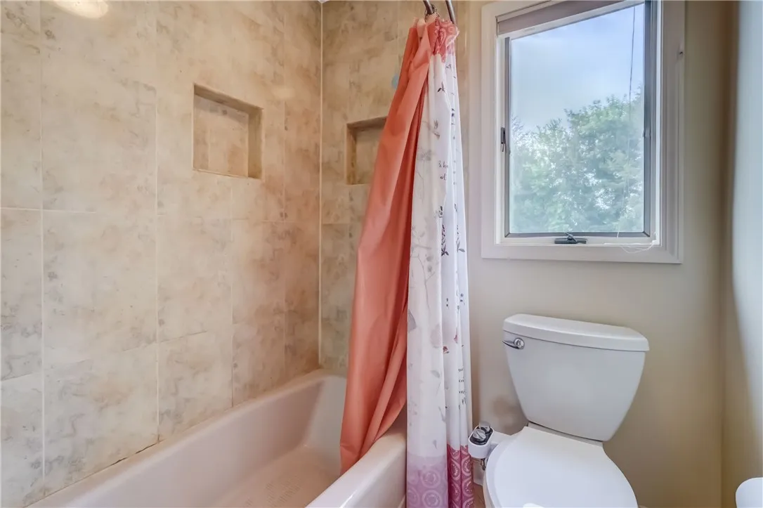 11 Silver Fox Drive, Penfield, New York 14450, Penfield, New York 14450, 4 Bedrooms Bedrooms, 9 Rooms Rooms,2 BathroomsBathrooms,Residential,For Sale,11 Silver Fox Drive, Penfield, New York 14450,R1621366