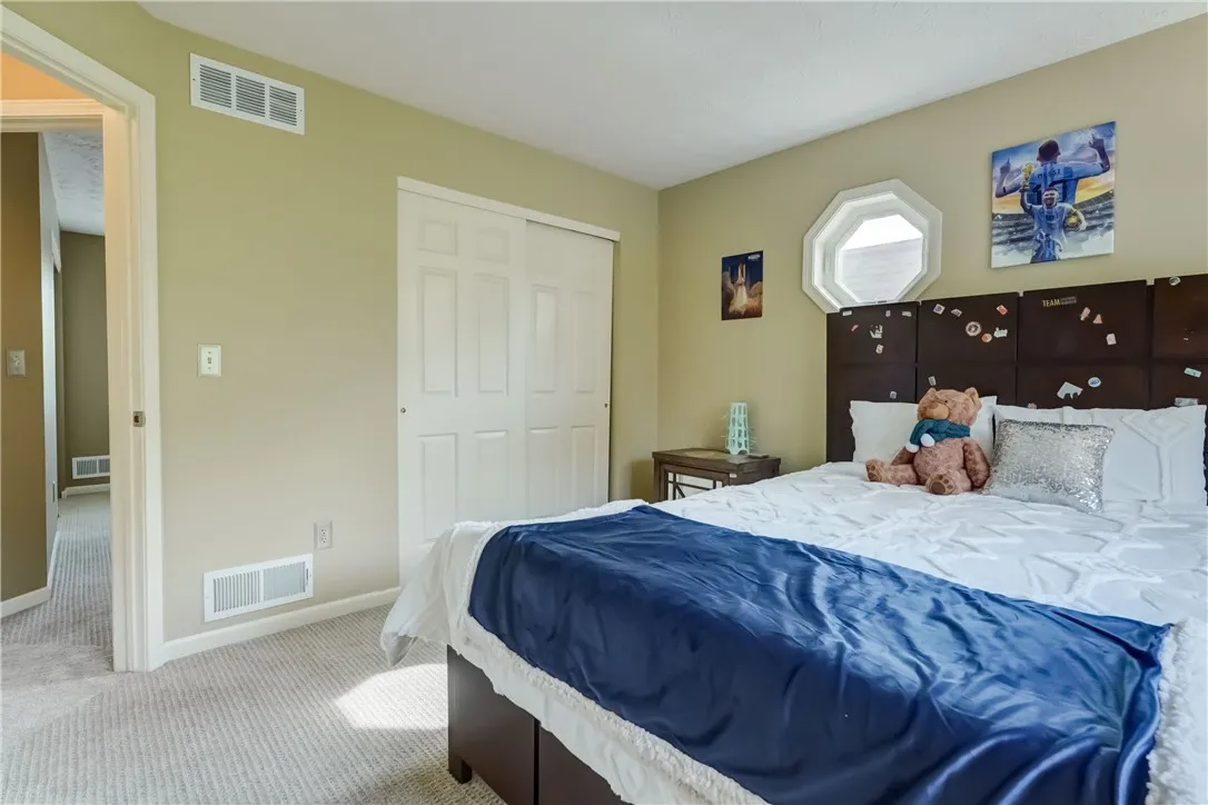 11 Silver Fox Drive, Penfield, New York 14450, Penfield, New York 14450, 4 Bedrooms Bedrooms, 9 Rooms Rooms,2 BathroomsBathrooms,Residential,For Sale,11 Silver Fox Drive, Penfield, New York 14450,R1621366