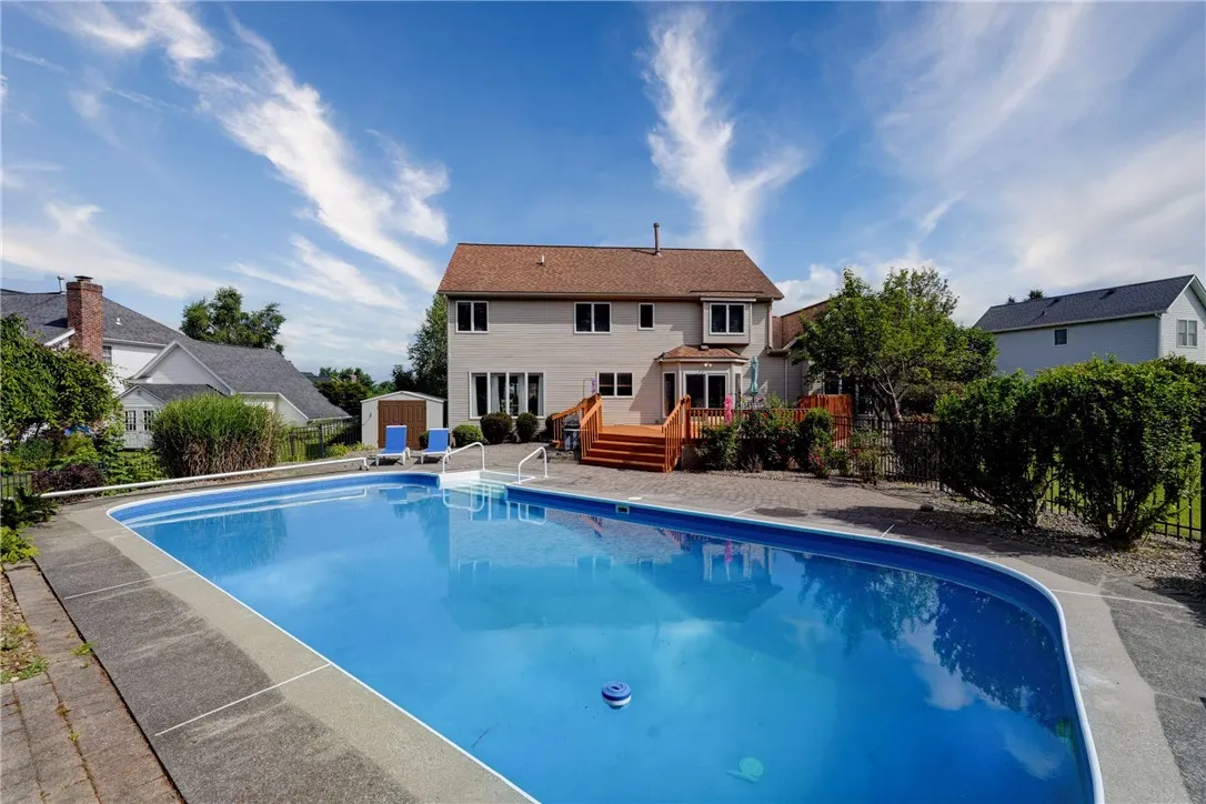 11 Silver Fox Drive, Penfield, New York 14450, Penfield, New York 14450, 4 Bedrooms Bedrooms, 9 Rooms Rooms,2 BathroomsBathrooms,Residential,For Sale,11 Silver Fox Drive, Penfield, New York 14450,R1621366