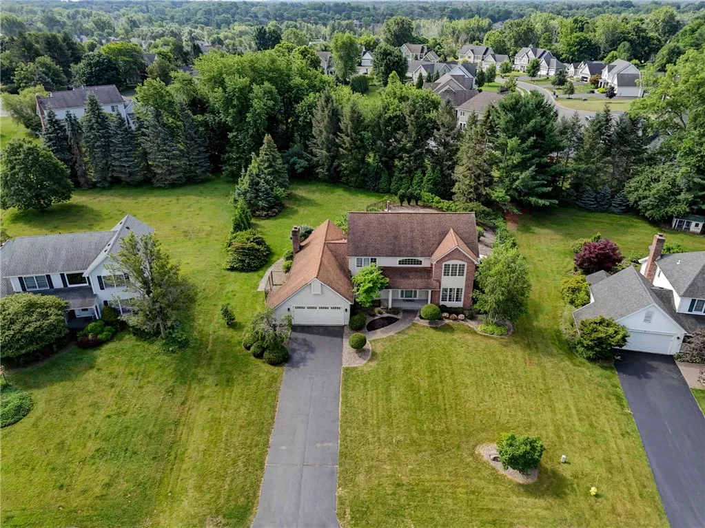 11 Silver Fox Drive, Penfield, New York 14450, Penfield, New York 14450, 4 Bedrooms Bedrooms, 9 Rooms Rooms,2 BathroomsBathrooms,Residential,For Sale,11 Silver Fox Drive, Penfield, New York 14450,R1621366