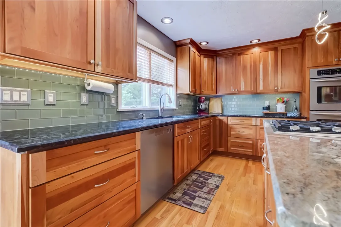 11 Silver Fox Drive, Penfield, New York 14450, Penfield, New York 14450, 4 Bedrooms Bedrooms, 9 Rooms Rooms,2 BathroomsBathrooms,Residential,For Sale,11 Silver Fox Drive, Penfield, New York 14450,R1621366