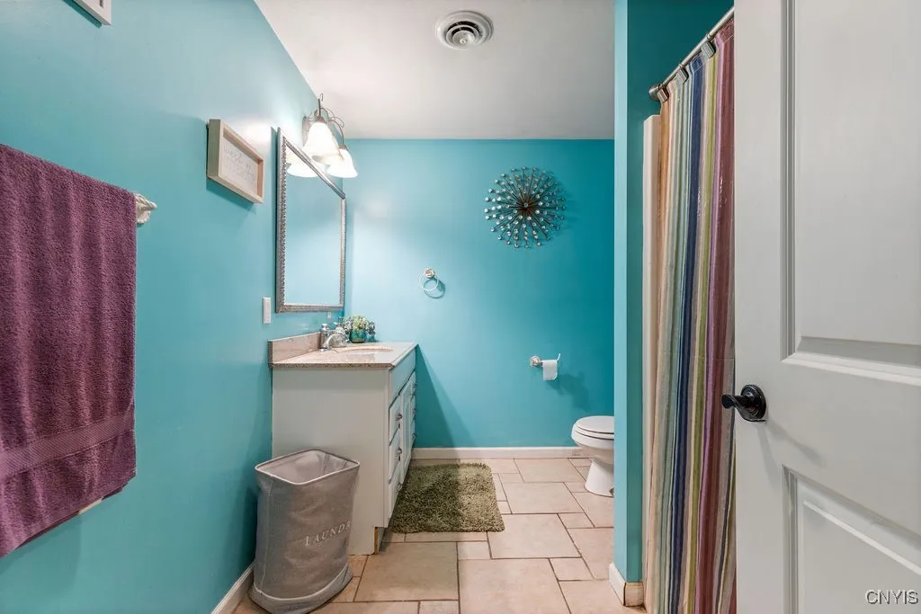 Lower Level 2nd Full Bathroom.