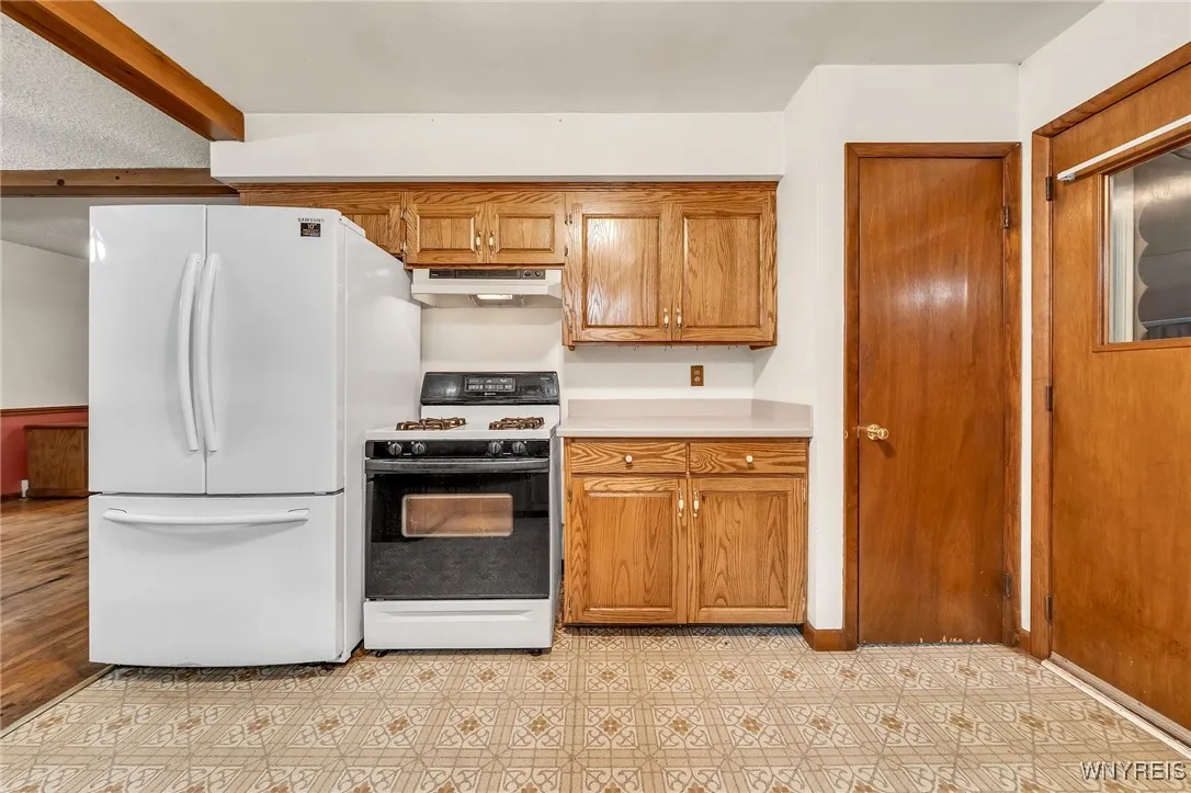 11070 Fairview Drive, Perrysburg, New York 14070, Perrysburg, New York 14070, 3 Bedrooms Bedrooms, 7 Rooms Rooms,1 BathroomBathrooms,Residential,For Sale,11070 Fairview Drive, Perrysburg, New York 14070,B1621644