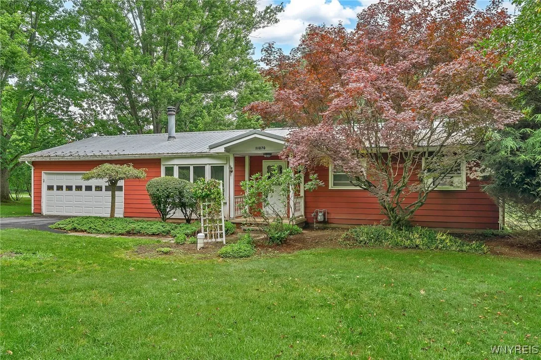 11070 Fairview Drive, Perrysburg, New York 14070, Perrysburg, New York 14070, 3 Bedrooms Bedrooms, 7 Rooms Rooms,1 BathroomBathrooms,Residential,For Sale,11070 Fairview Drive, Perrysburg, New York 14070,B1621644