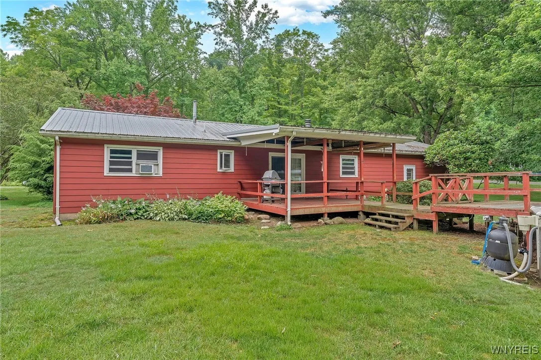 11070 Fairview Drive, Perrysburg, New York 14070, Perrysburg, New York 14070, 3 Bedrooms Bedrooms, 7 Rooms Rooms,1 BathroomBathrooms,Residential,For Sale,11070 Fairview Drive, Perrysburg, New York 14070,B1621644