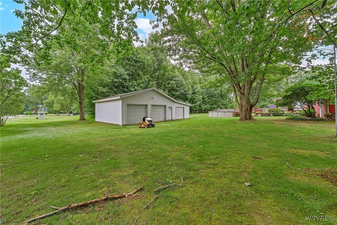 11070 Fairview Drive, Perrysburg, New York 14070, Perrysburg, New York 14070, 3 Bedrooms Bedrooms, 7 Rooms Rooms,1 BathroomBathrooms,Residential,For Sale,11070 Fairview Drive, Perrysburg, New York 14070,B1621644
