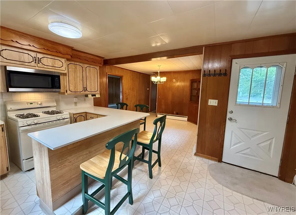 652 East Main Street, Batavia City, New York 14020, Batavia City, New York 14020, 4 Bedrooms Bedrooms, 9 Rooms Rooms,2 BathroomsBathrooms,Residential,For Sale,652 East Main Street, Batavia City, New York 14020,B1621317