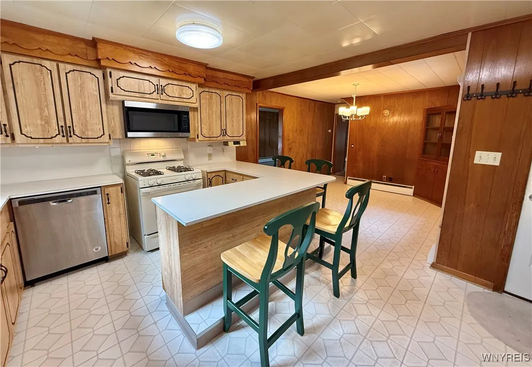 652 East Main Street, Batavia City, New York 14020, Batavia City, New York 14020, 4 Bedrooms Bedrooms, 9 Rooms Rooms,2 BathroomsBathrooms,Residential,For Sale,652 East Main Street, Batavia City, New York 14020,B1621317