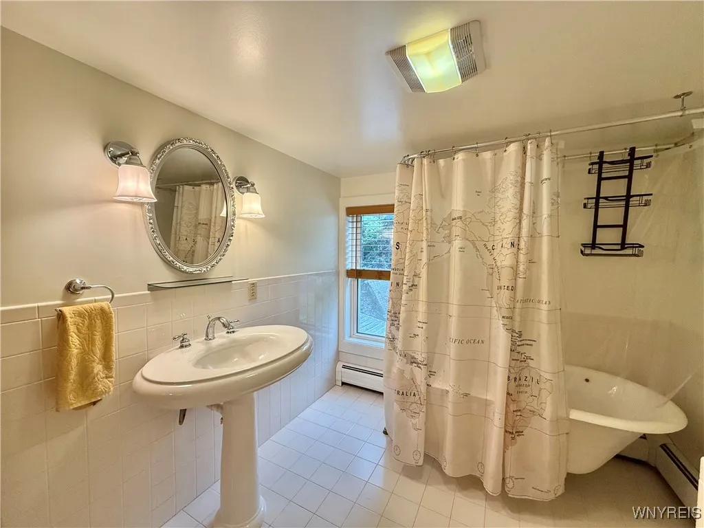 652 East Main Street, Batavia City, New York 14020, Batavia City, New York 14020, 4 Bedrooms Bedrooms, 9 Rooms Rooms,2 BathroomsBathrooms,Residential,For Sale,652 East Main Street, Batavia City, New York 14020,B1621317