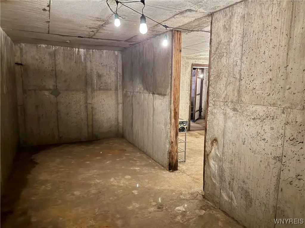 652 East Main Street, Batavia City, New York 14020, Batavia City, New York 14020, 4 Bedrooms Bedrooms, 9 Rooms Rooms,2 BathroomsBathrooms,Residential,For Sale,652 East Main Street, Batavia City, New York 14020,B1621317