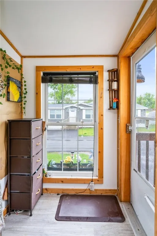 FRONT BREEZEWAY