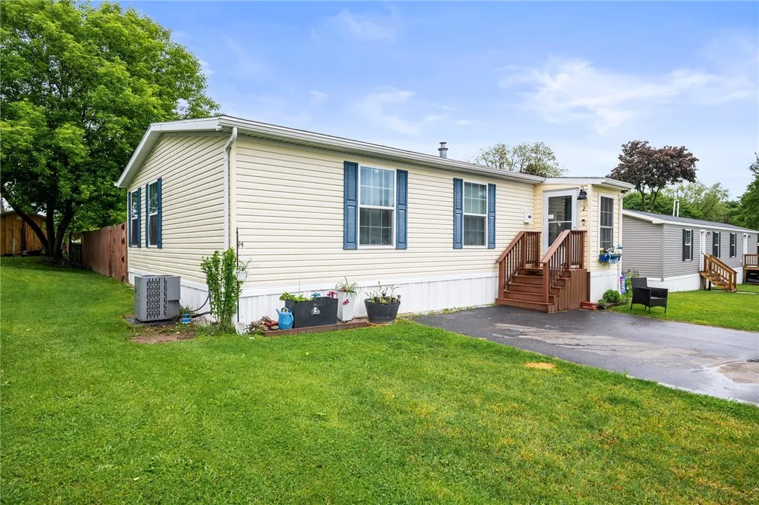 2 Beatrice, Penfield, New York 14625, Penfield, New York 14625, 3 Bedrooms Bedrooms, 7 Rooms Rooms,2 BathroomsBathrooms,Residential,For Sale,2 Beatrice, Penfield, New York 14625,R1621682