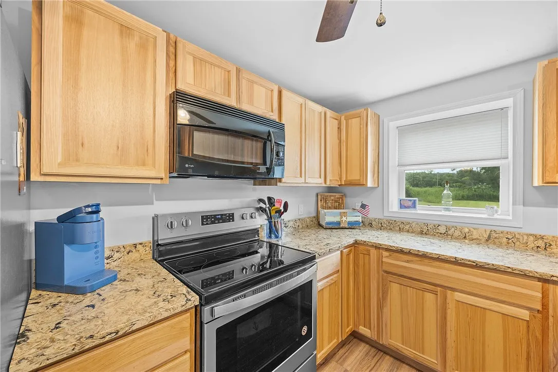 7745 State Route 31, Lyons, New York 14489, Lyons, New York 14489, 2 Bedrooms Bedrooms, 5 Rooms Rooms,1 BathroomBathrooms,Residential,For Sale,7745 State Route 31, Lyons, New York 14489,R1620653