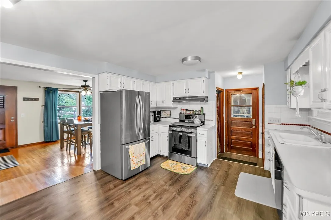 3985 Lincoln Avenue, Hamburg, New York 14075, Hamburg, New York 14075, 3 Bedrooms Bedrooms, 6 Rooms Rooms,1 BathroomBathrooms,Residential,For Sale,3985 Lincoln Avenue, Hamburg, New York 14075,B1621231