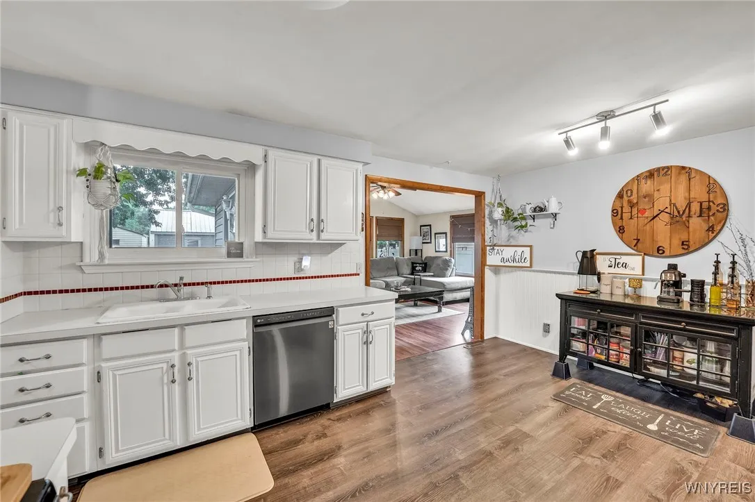 3985 Lincoln Avenue, Hamburg, New York 14075, Hamburg, New York 14075, 3 Bedrooms Bedrooms, 6 Rooms Rooms,1 BathroomBathrooms,Residential,For Sale,3985 Lincoln Avenue, Hamburg, New York 14075,B1621231