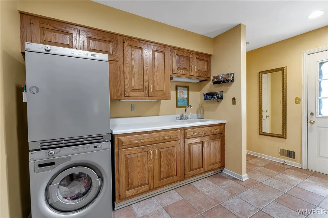 29 Cherry Tree Lane, Orchard Park, New York 14127, Orchard Park, New York 14127, 4 Bedrooms Bedrooms, 13 Rooms Rooms,2 BathroomsBathrooms,Residential,For Sale,29 Cherry Tree Lane, Orchard Park, New York 14127,B1619550