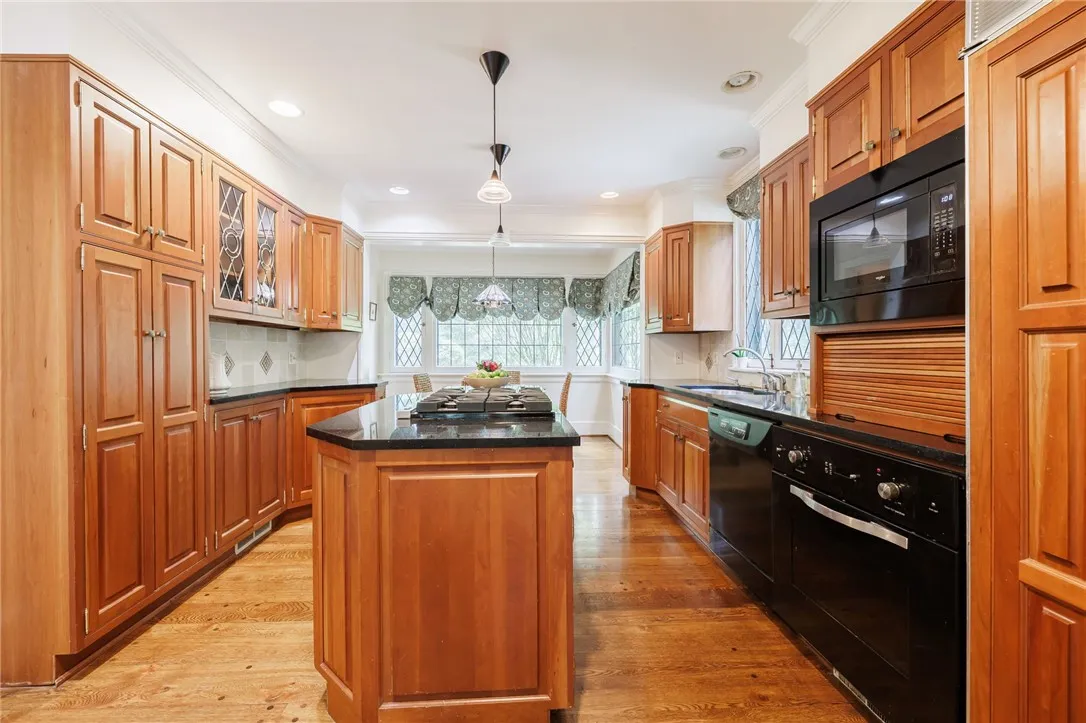 8 Oak Lane, Brighton, New York 14610, Brighton, New York 14610, 4 Bedrooms Bedrooms, 9 Rooms Rooms,3 BathroomsBathrooms,Residential,For Sale,8 Oak Lane, Brighton, New York 14610,R1621557