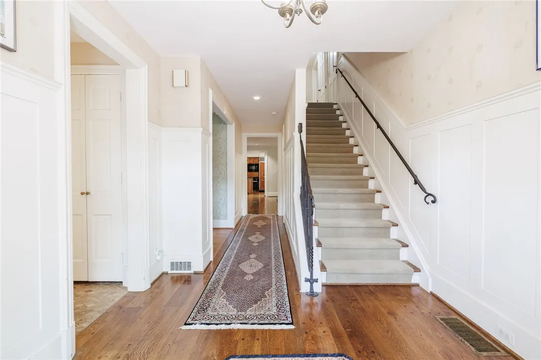 8 Oak Lane, Brighton, New York 14610, Brighton, New York 14610, 4 Bedrooms Bedrooms, 9 Rooms Rooms,3 BathroomsBathrooms,Residential,For Sale,8 Oak Lane, Brighton, New York 14610,R1621557