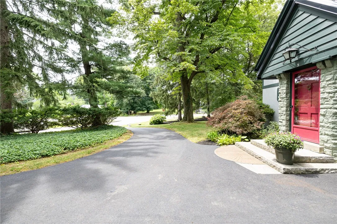 8 Oak Lane, Brighton, New York 14610, Brighton, New York 14610, 4 Bedrooms Bedrooms, 9 Rooms Rooms,3 BathroomsBathrooms,Residential,For Sale,8 Oak Lane, Brighton, New York 14610,R1621557