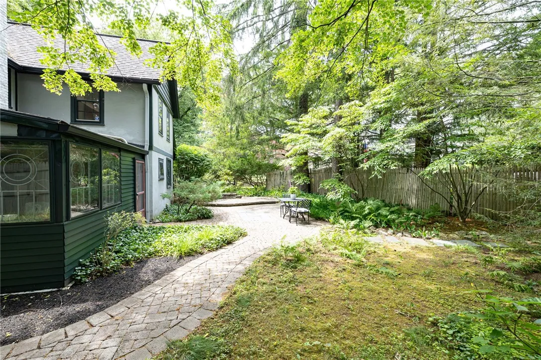 8 Oak Lane, Brighton, New York 14610, Brighton, New York 14610, 4 Bedrooms Bedrooms, 9 Rooms Rooms,3 BathroomsBathrooms,Residential,For Sale,8 Oak Lane, Brighton, New York 14610,R1621557