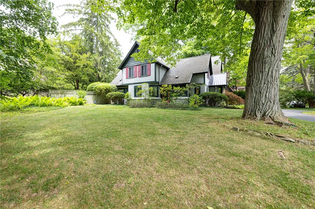 8 Oak Lane, Brighton, New York 14610, Brighton, New York 14610, 4 Bedrooms Bedrooms, 9 Rooms Rooms,3 BathroomsBathrooms,Residential,For Sale,8 Oak Lane, Brighton, New York 14610,R1621557