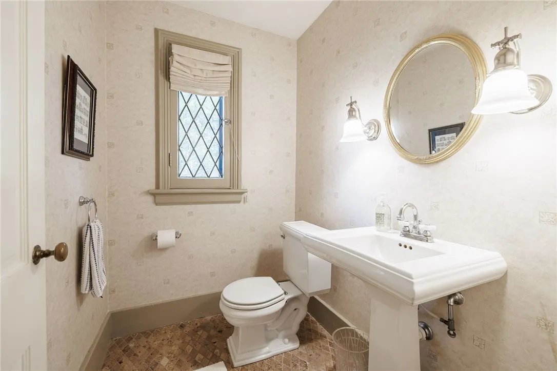 8 Oak Lane, Brighton, New York 14610, Brighton, New York 14610, 4 Bedrooms Bedrooms, 9 Rooms Rooms,3 BathroomsBathrooms,Residential,For Sale,8 Oak Lane, Brighton, New York 14610,R1621557