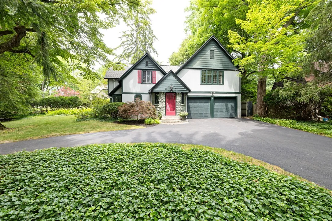 8 Oak Lane, Brighton, New York 14610, Brighton, New York 14610, 4 Bedrooms Bedrooms, 9 Rooms Rooms,3 BathroomsBathrooms,Residential,For Sale,8 Oak Lane, Brighton, New York 14610,R1621557