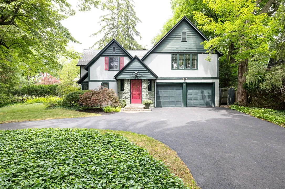 8 Oak Lane, Brighton, New York 14610, Brighton, New York 14610, 4 Bedrooms Bedrooms, 9 Rooms Rooms,3 BathroomsBathrooms,Residential,For Sale,8 Oak Lane, Brighton, New York 14610,R1621557