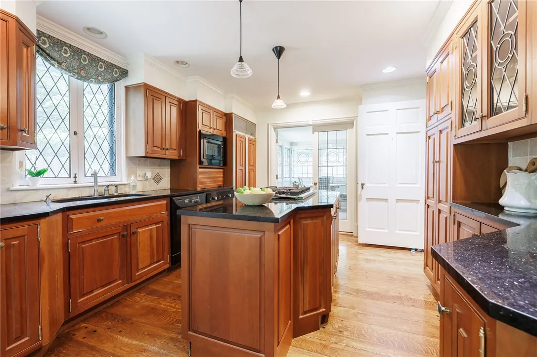 8 Oak Lane, Brighton, New York 14610, Brighton, New York 14610, 4 Bedrooms Bedrooms, 9 Rooms Rooms,3 BathroomsBathrooms,Residential,For Sale,8 Oak Lane, Brighton, New York 14610,R1621557