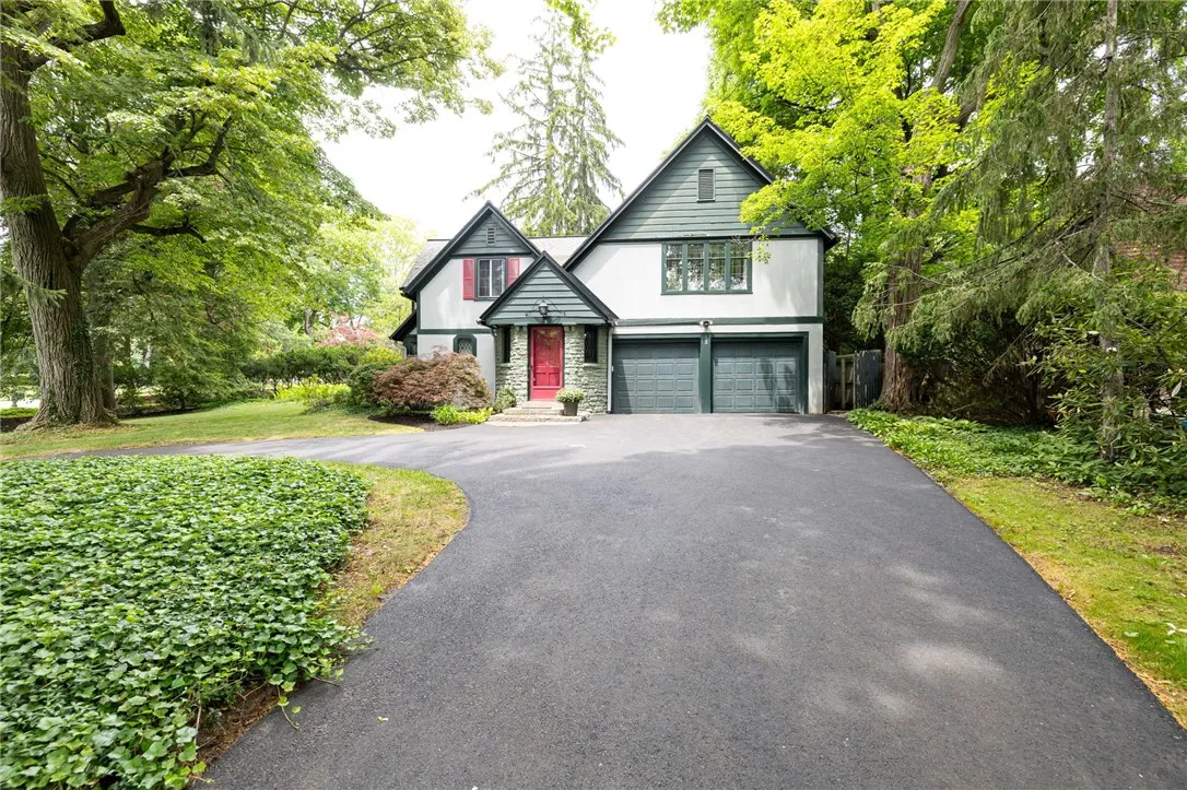 8 Oak Lane, Brighton, New York 14610, Brighton, New York 14610, 4 Bedrooms Bedrooms, 9 Rooms Rooms,3 BathroomsBathrooms,Residential,For Sale,8 Oak Lane, Brighton, New York 14610,R1621557