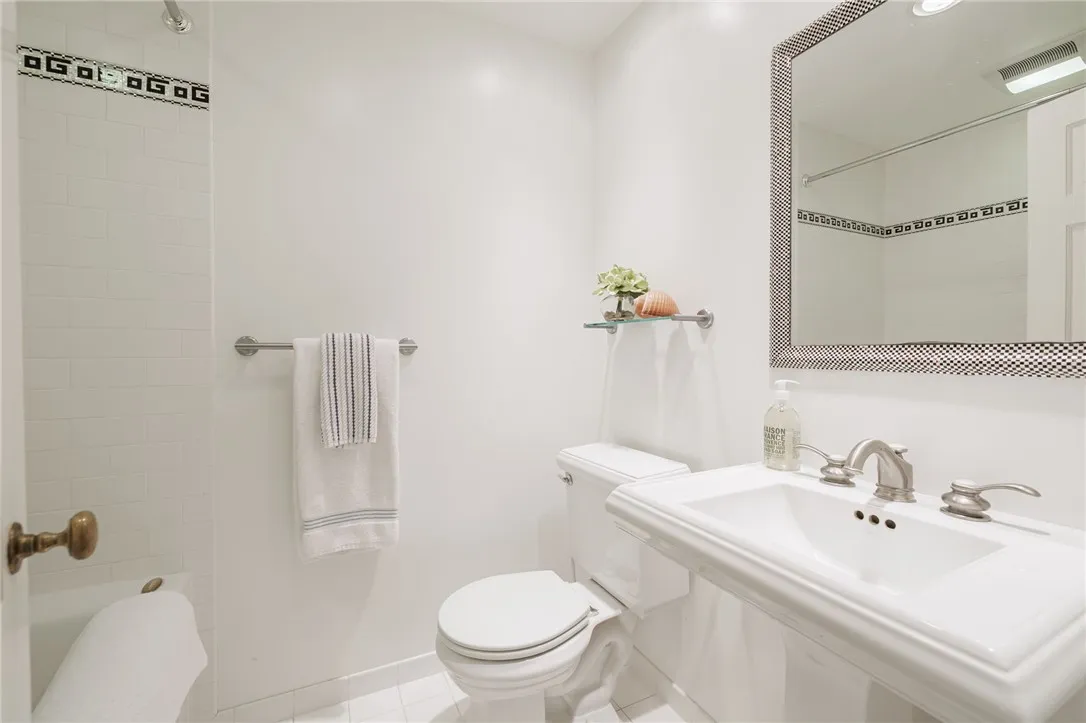 8 Oak Lane, Brighton, New York 14610, Brighton, New York 14610, 4 Bedrooms Bedrooms, 9 Rooms Rooms,3 BathroomsBathrooms,Residential,For Sale,8 Oak Lane, Brighton, New York 14610,R1621557