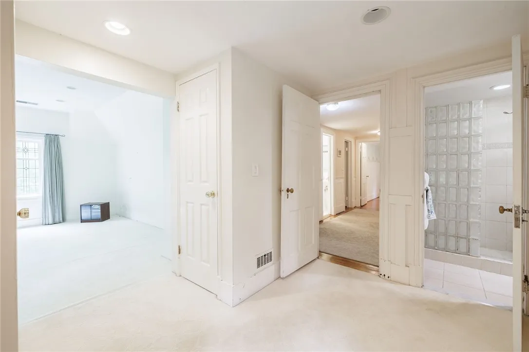 8 Oak Lane, Brighton, New York 14610, Brighton, New York 14610, 4 Bedrooms Bedrooms, 9 Rooms Rooms,3 BathroomsBathrooms,Residential,For Sale,8 Oak Lane, Brighton, New York 14610,R1621557