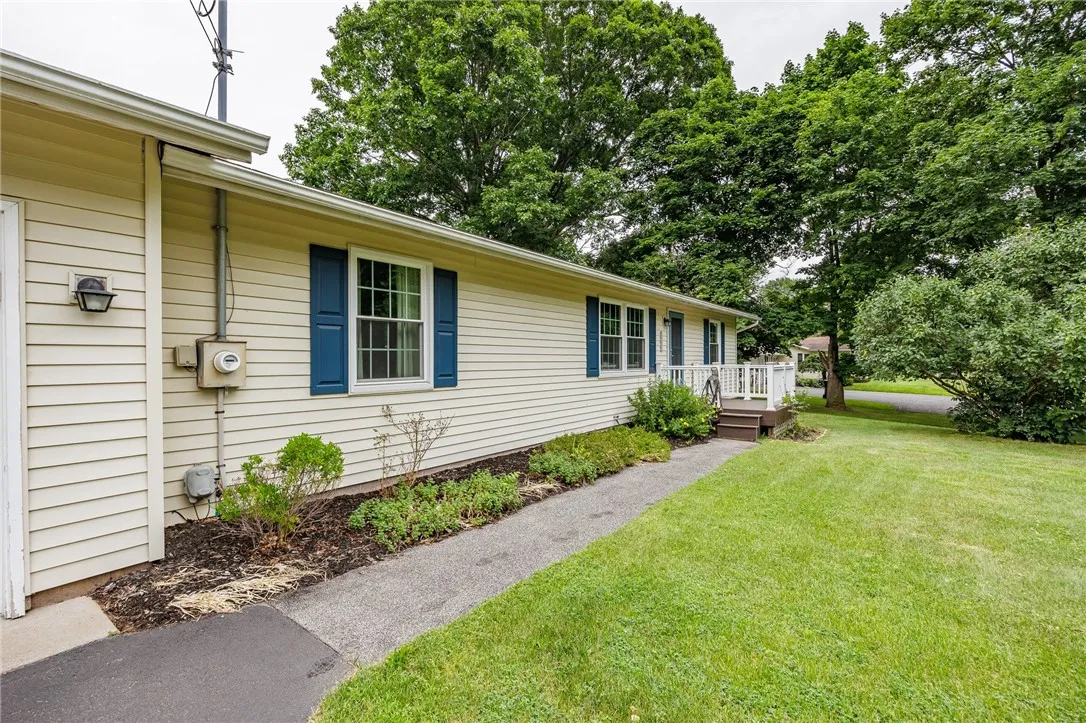 4358 Shortsville Road, Manchester, New York 14548, Manchester, New York 14548, 3 Bedrooms Bedrooms, 7 Rooms Rooms,2 BathroomsBathrooms,Residential,For Sale,4358 Shortsville Road, Manchester, New York 14548,R1621228
