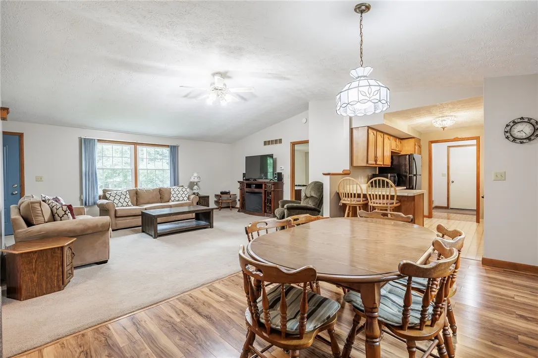 4358 Shortsville Road, Manchester, New York 14548, Manchester, New York 14548, 3 Bedrooms Bedrooms, 7 Rooms Rooms,2 BathroomsBathrooms,Residential,For Sale,4358 Shortsville Road, Manchester, New York 14548,R1621228