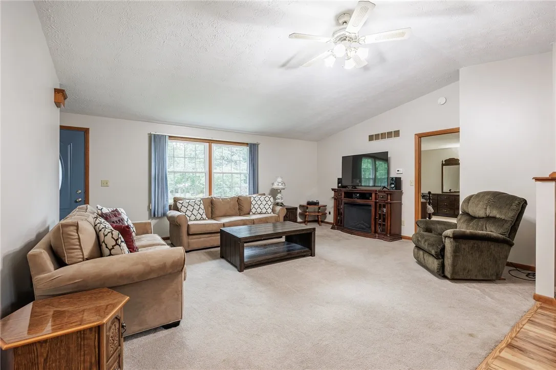 4358 Shortsville Road, Manchester, New York 14548, Manchester, New York 14548, 3 Bedrooms Bedrooms, 7 Rooms Rooms,2 BathroomsBathrooms,Residential,For Sale,4358 Shortsville Road, Manchester, New York 14548,R1621228