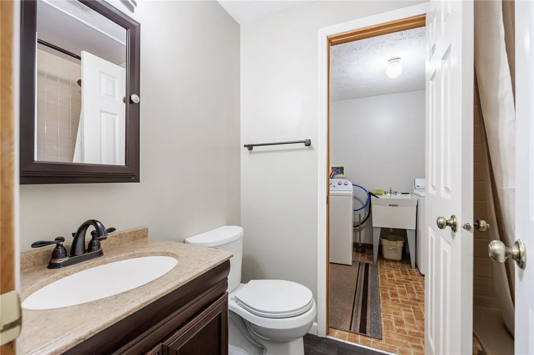 4358 Shortsville Road, Manchester, New York 14548, Manchester, New York 14548, 3 Bedrooms Bedrooms, 7 Rooms Rooms,2 BathroomsBathrooms,Residential,For Sale,4358 Shortsville Road, Manchester, New York 14548,R1621228