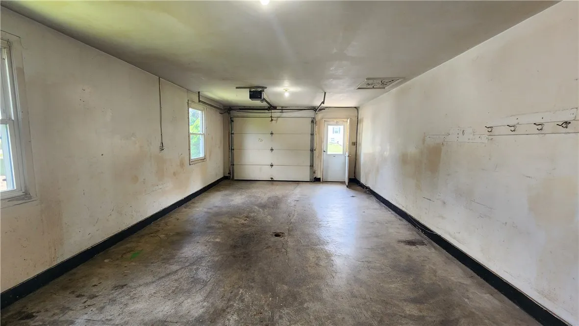 8 Washington Avenue, Leroy, New York 14482, Leroy, New York 14482, 3 Bedrooms Bedrooms, 7 Rooms Rooms,1 BathroomBathrooms,Residential,For Sale,8 Washington Avenue, Leroy, New York 14482,R1621701