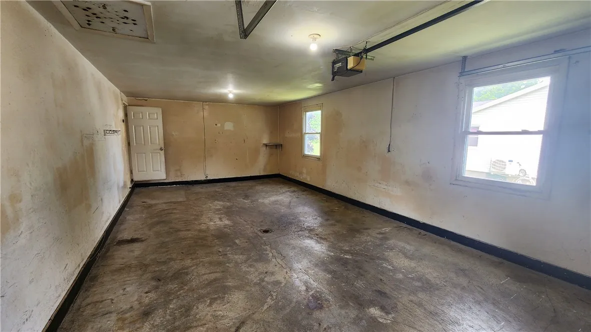 8 Washington Avenue, Leroy, New York 14482, Leroy, New York 14482, 3 Bedrooms Bedrooms, 7 Rooms Rooms,1 BathroomBathrooms,Residential,For Sale,8 Washington Avenue, Leroy, New York 14482,R1621701